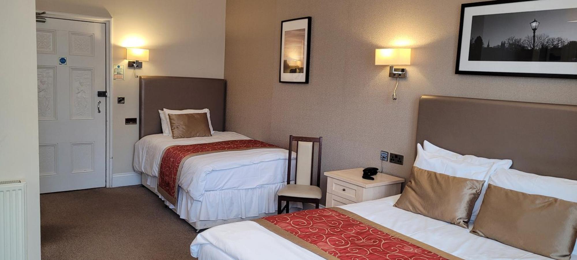 Victoria Park Lodge Leamington Spa Bagian luar foto